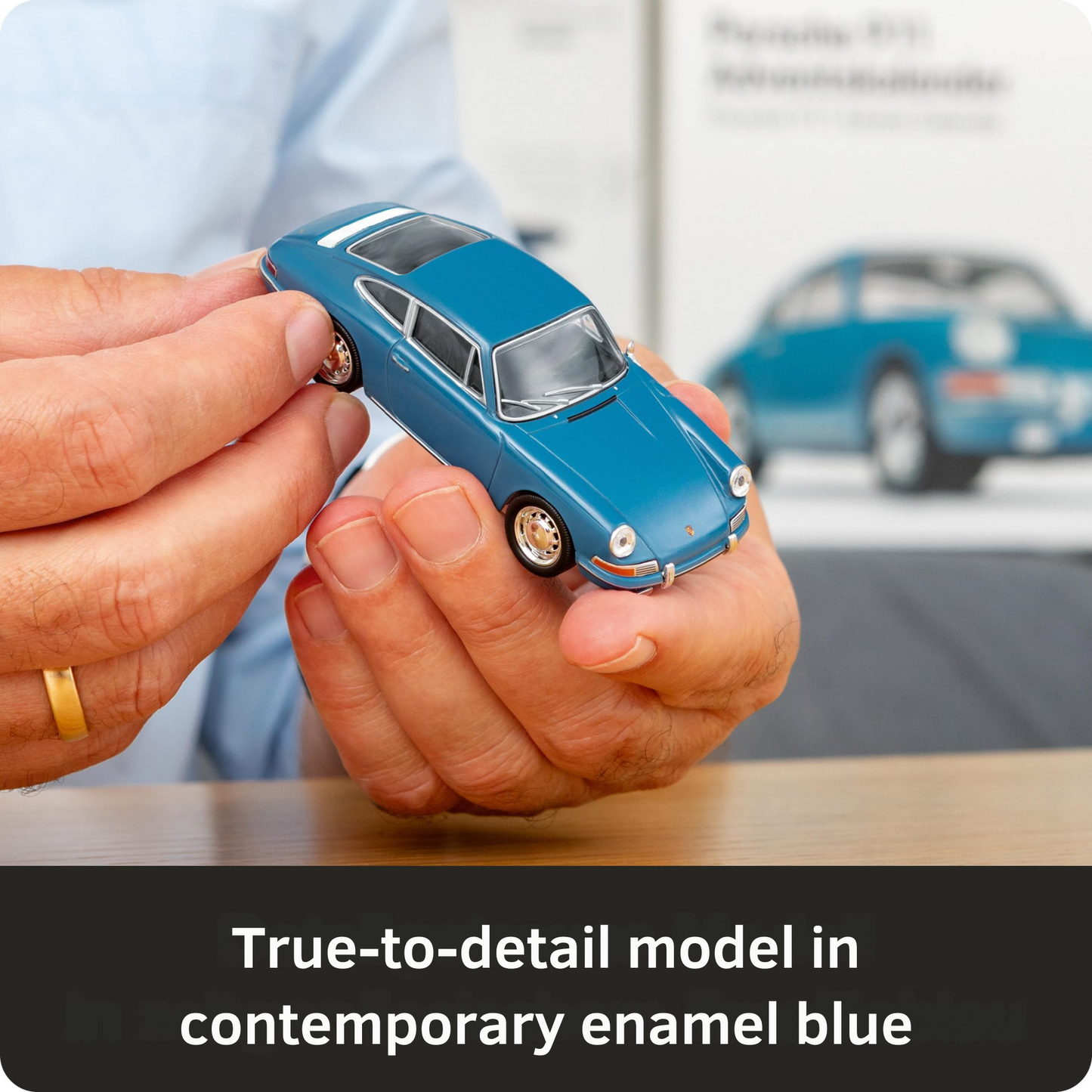 Porsche 911 Advent Calendar with Collector's Book 1:43