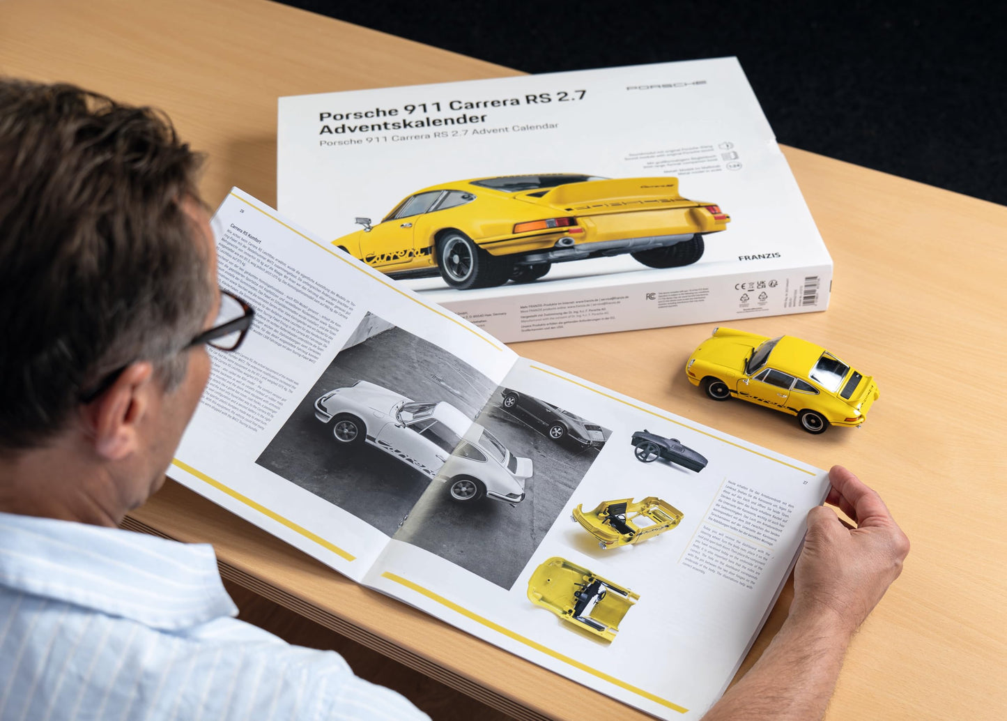 Porsche 911 Carrera RS 2.7 Advent Calendar 1:24