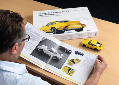 Porsche 911 Carrera RS 2.7 Advent Calendar 1:24